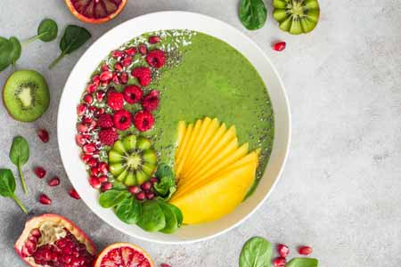 Spirulina green smoothie bowl