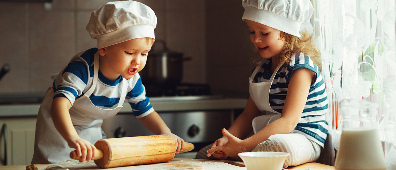 Toddler meals – Quick & easy recipes – Veggie fritters & frittatas. Toddler chefs in kitchen | Blackmores