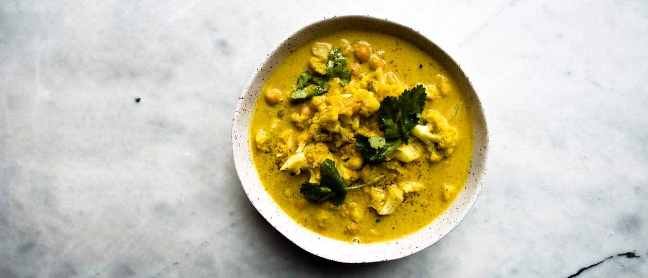 Turmeric and cauliflower soup