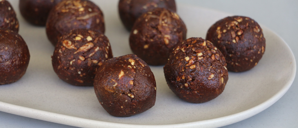 Picnic chocolate bar balls